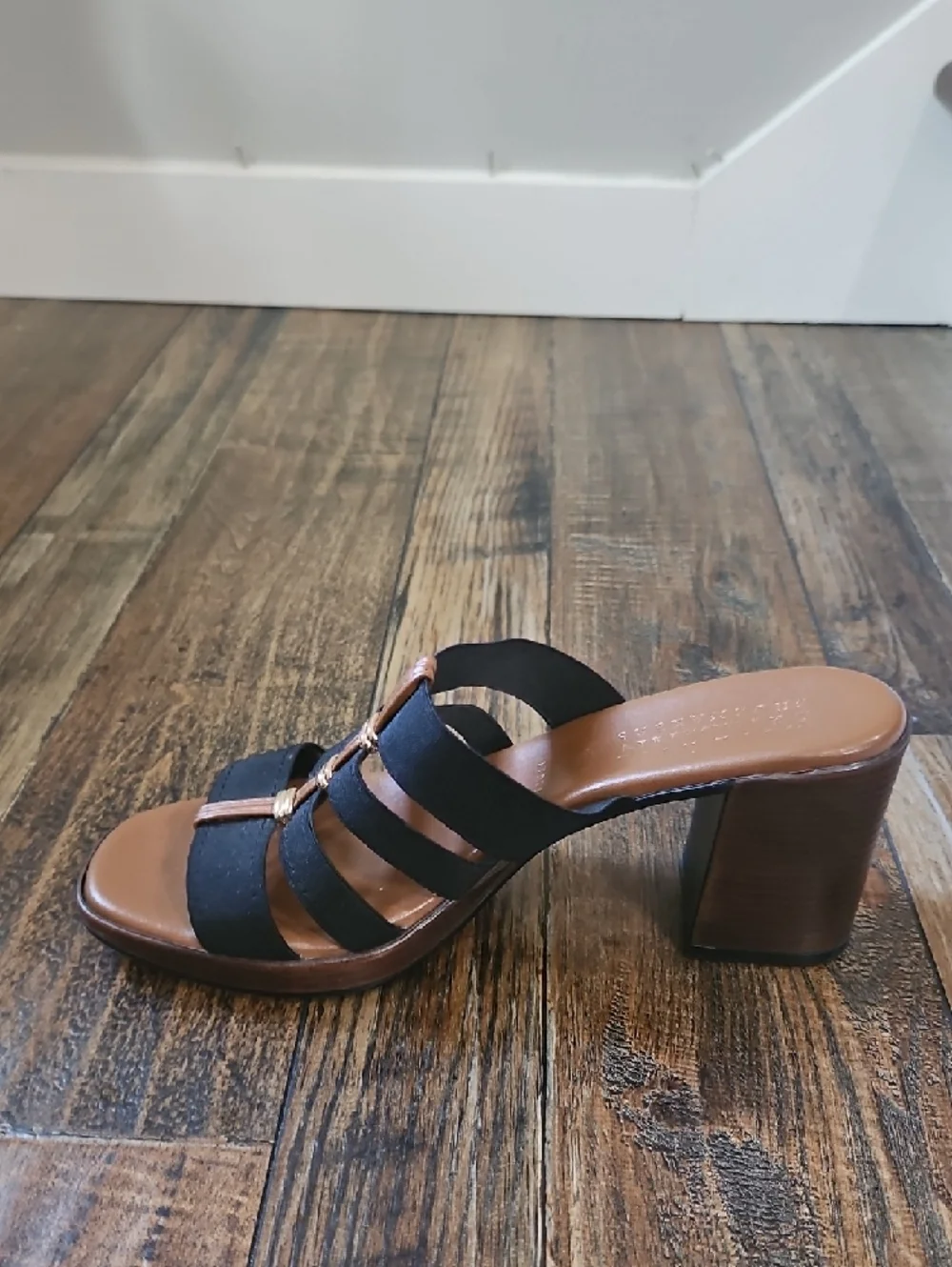 Italian Shoemakers Black and Tan Strappy Block Heel Mules‎